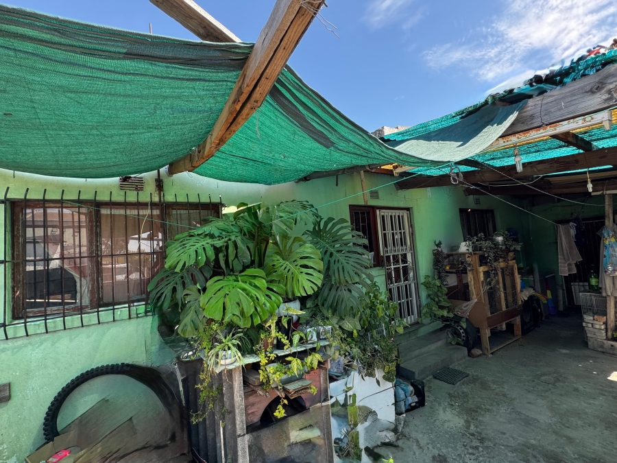 5 Bedroom Property for Sale in Delft South Western Cape